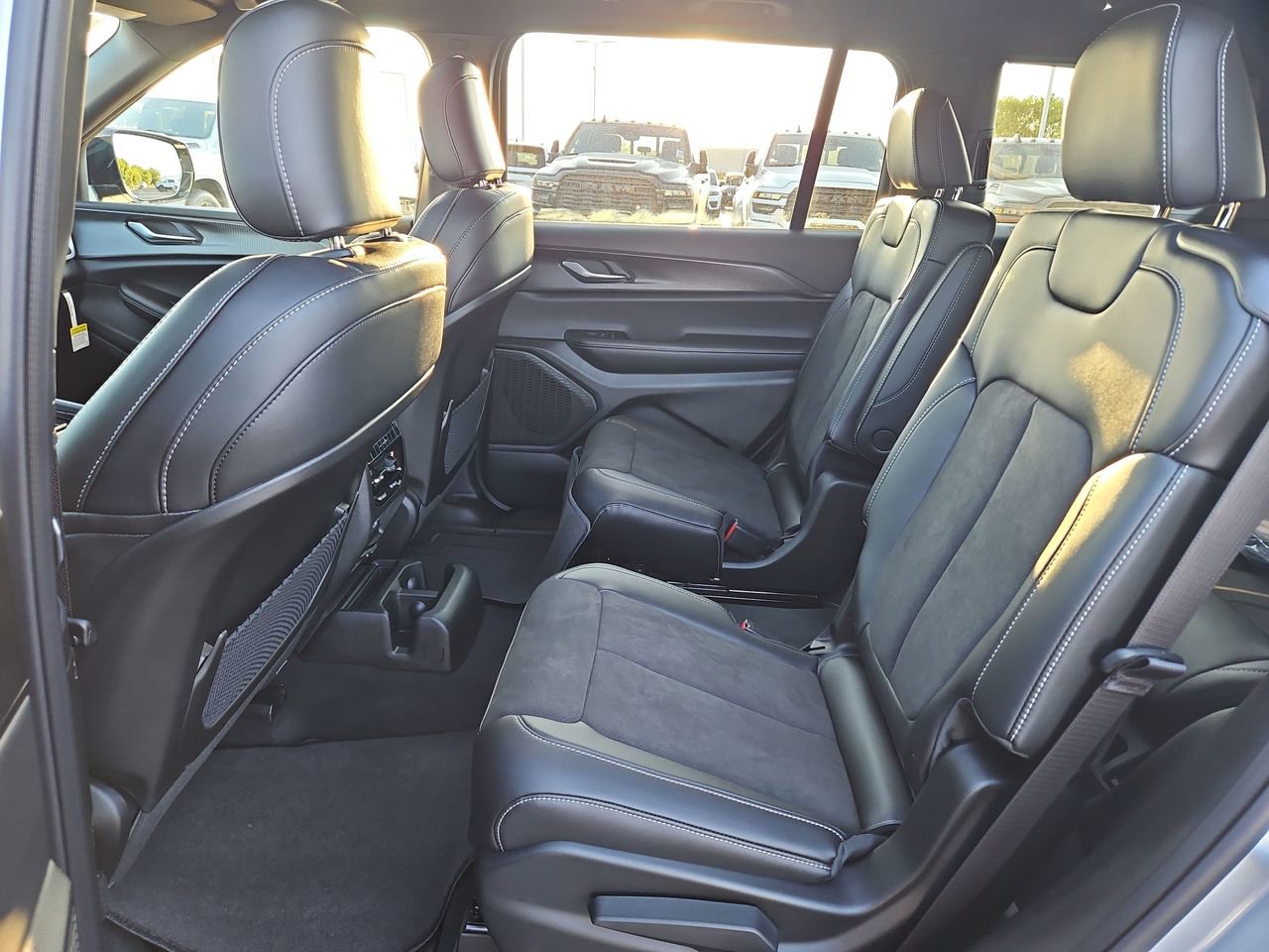 New 2025 Jeep Grand Cherokee L Altitude image 14