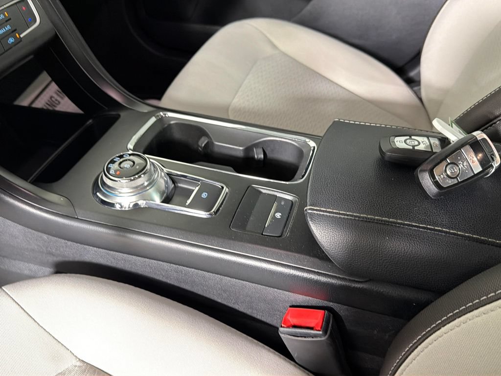 Used 2019 Ford Fusion SE w/ Equipment Group 151A FWD image 24