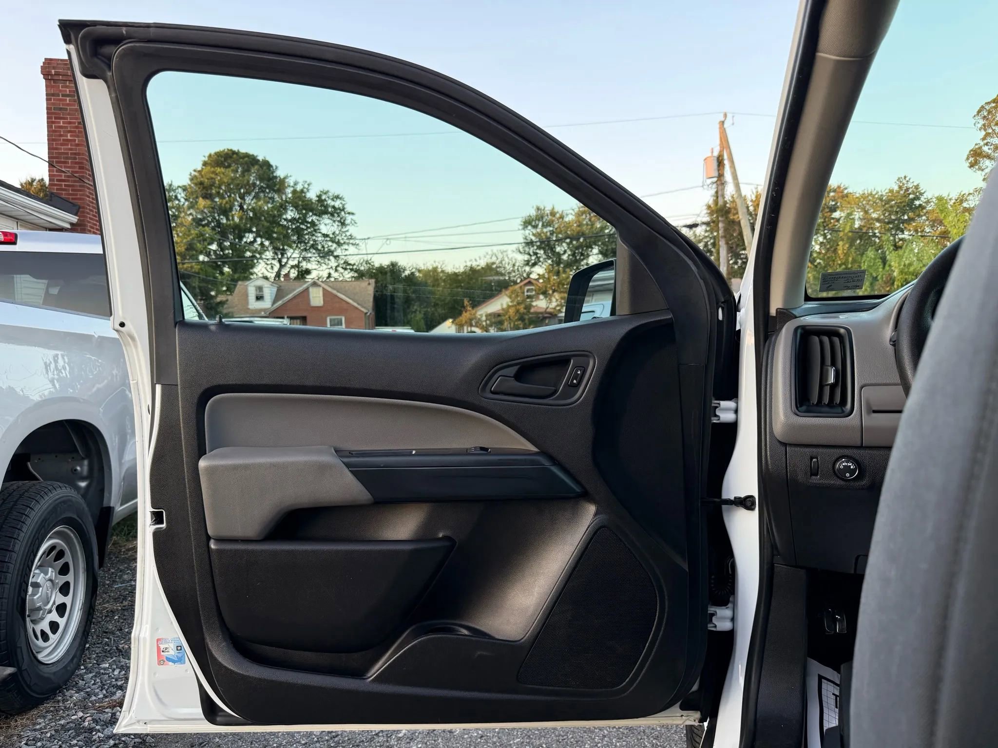 Used 2016 Chevrolet Colorado W/T image 40