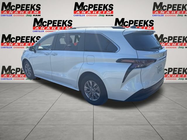 Used 2023 Toyota Sienna XLE FWD video 3
