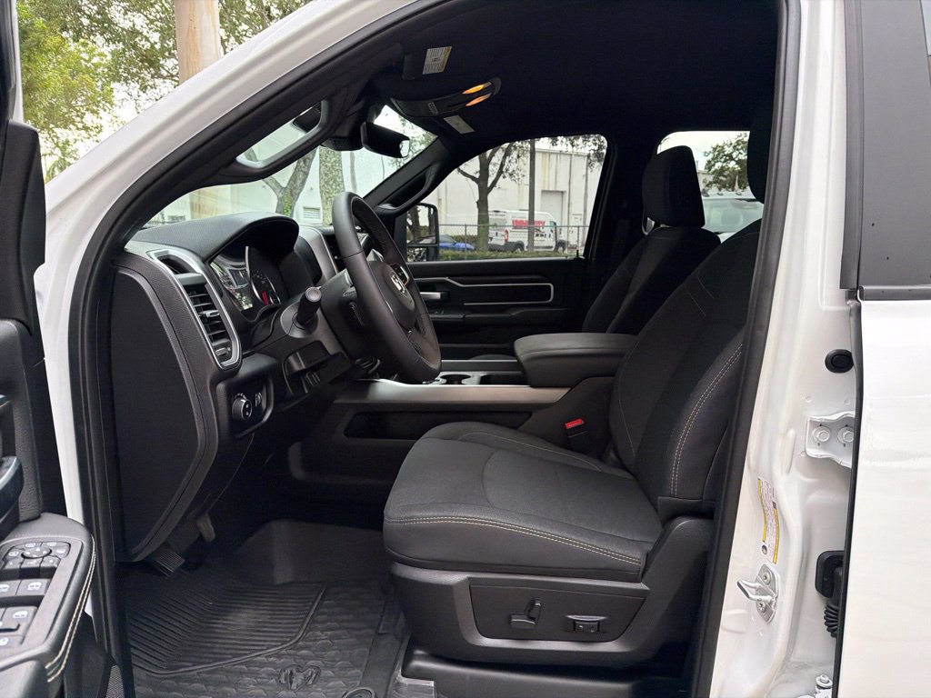 Used 2025 RAM 3500 Big Horn AWD/4WD image 6