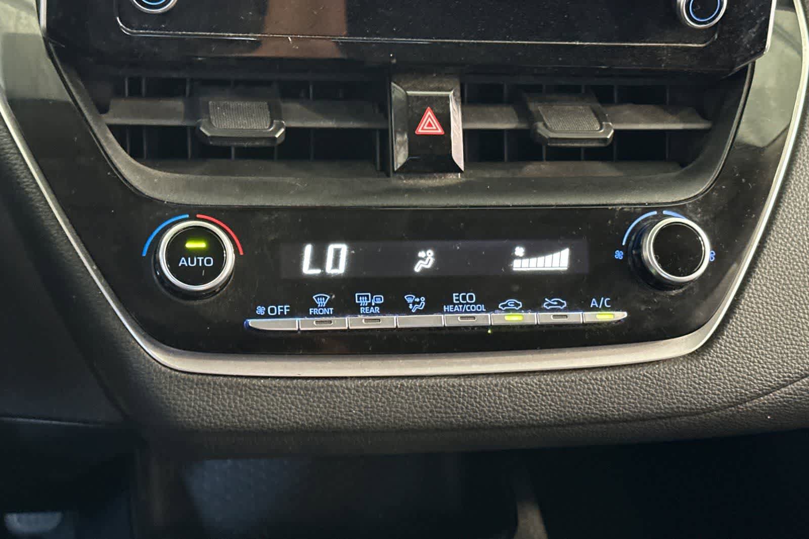 Used 2020 Toyota Corolla LE FWD image 21