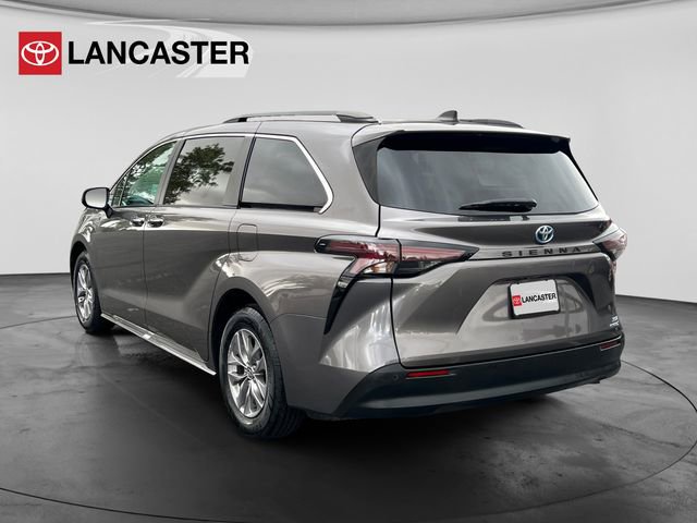 Certified 2024 Toyota Sienna XLE FWD image 5