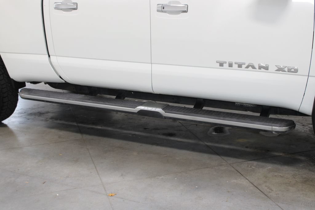 Used 2017 Nissan Titan SL RWD image 13