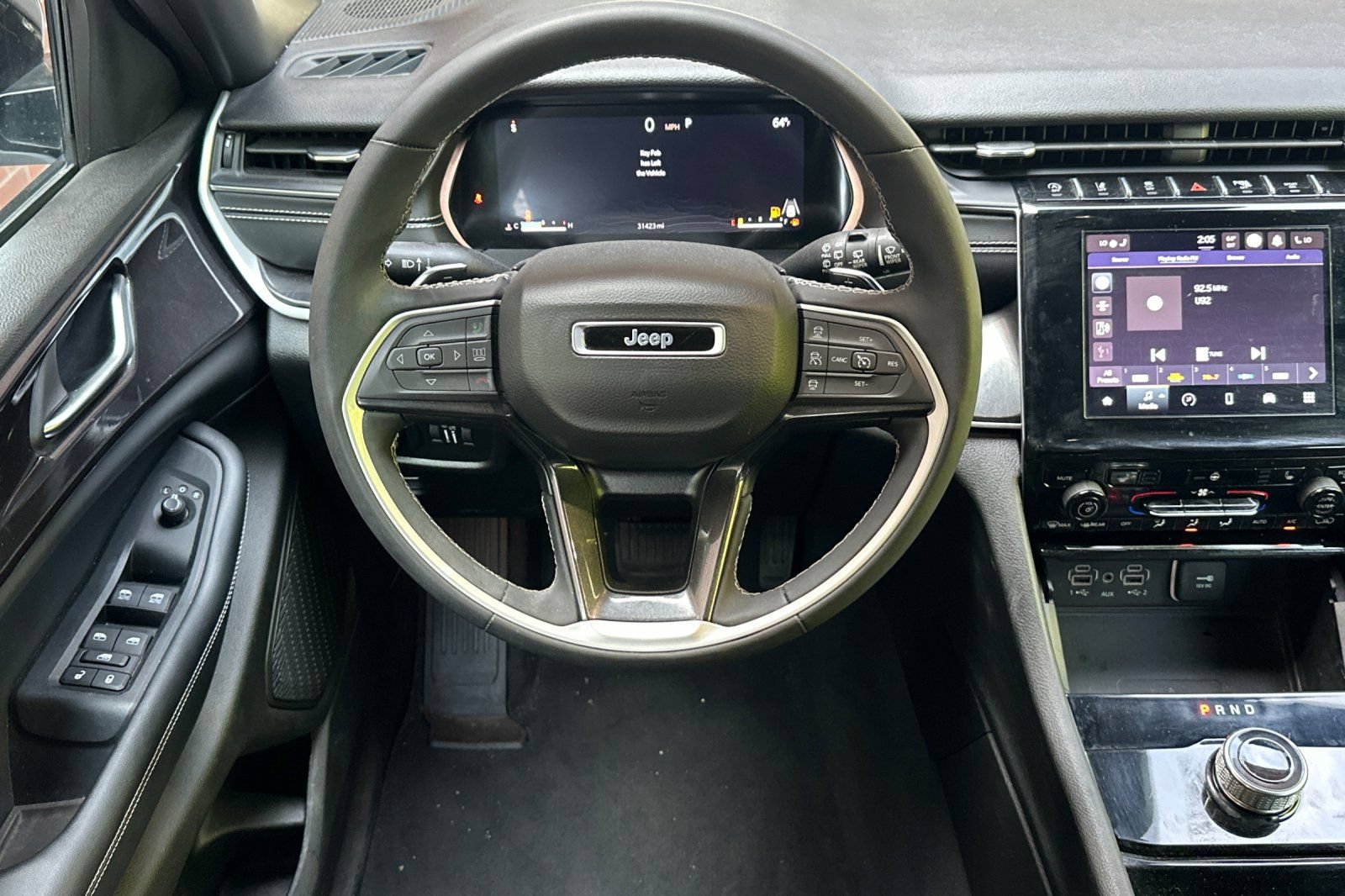 Used 2023 Jeep Grand Cherokee Altitude AWD/4WD image 18