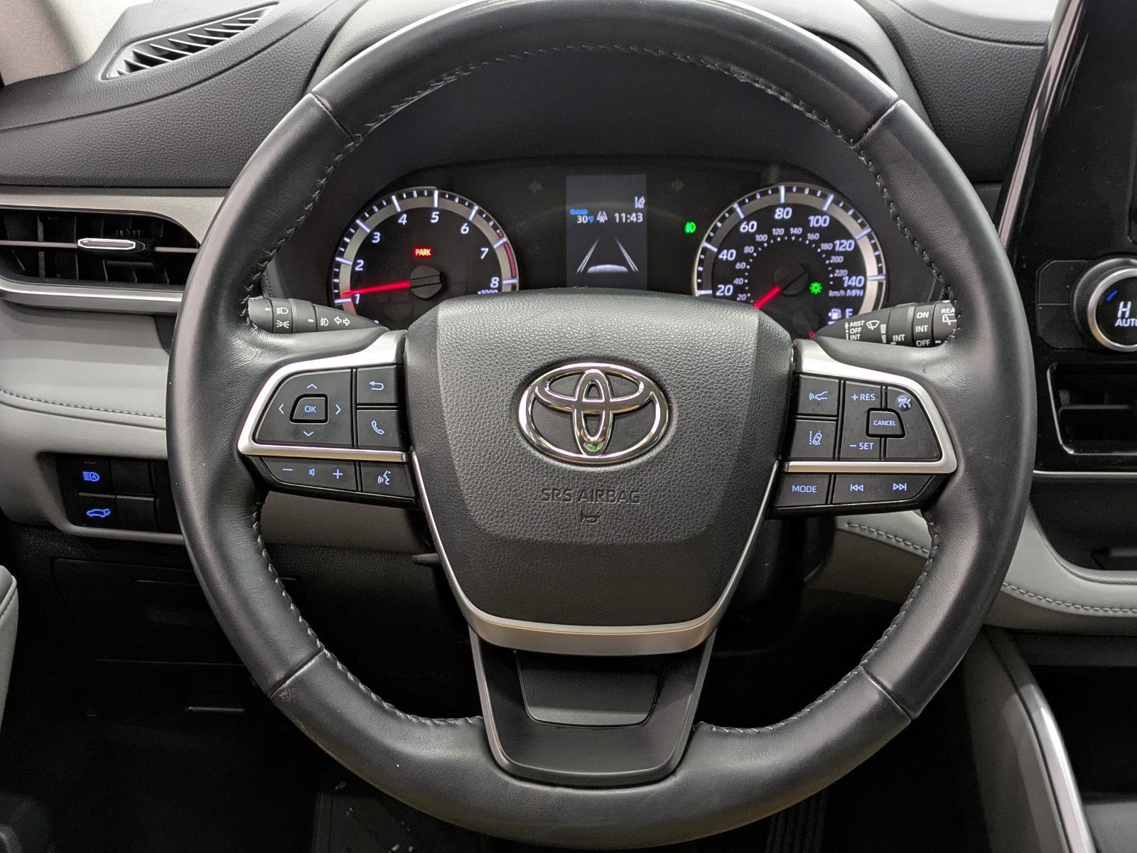 Used 2022 Toyota Highlander LE image 27