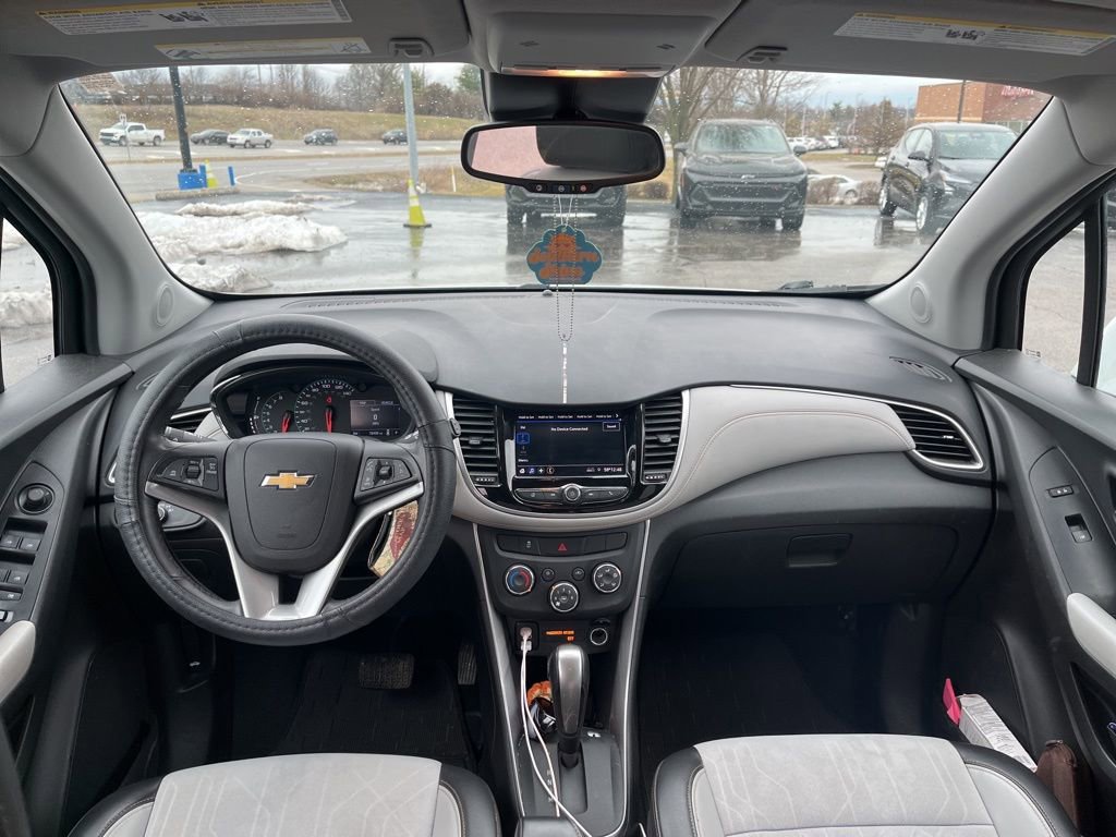 Used 2022 Chevrolet Trax LT w/ LT Convenience Package image 5