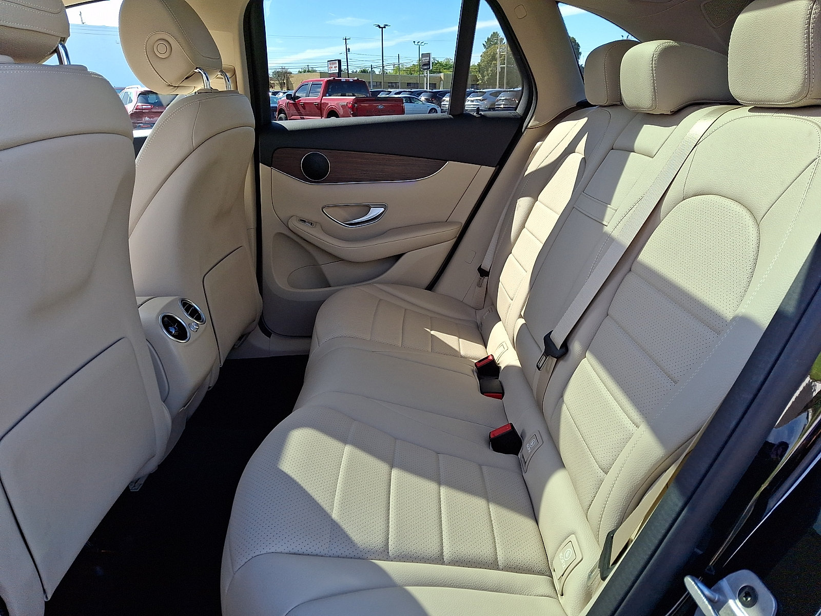 Used 2022 Mercedes-Benz GLC 300 4MATIC image 10