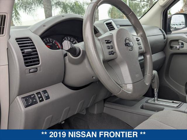 Used 2019 Nissan Frontier SV image 12