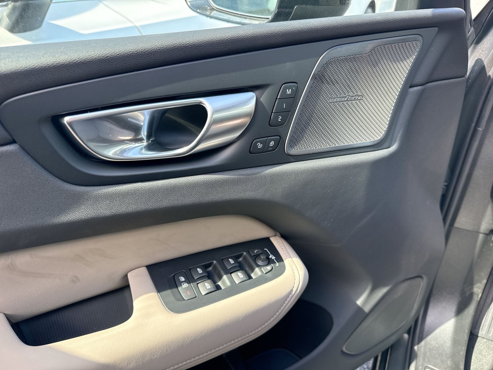New 2026 Volvo XC60 B5 Plus w/ Protection Package Premier AWD/4WD image 15