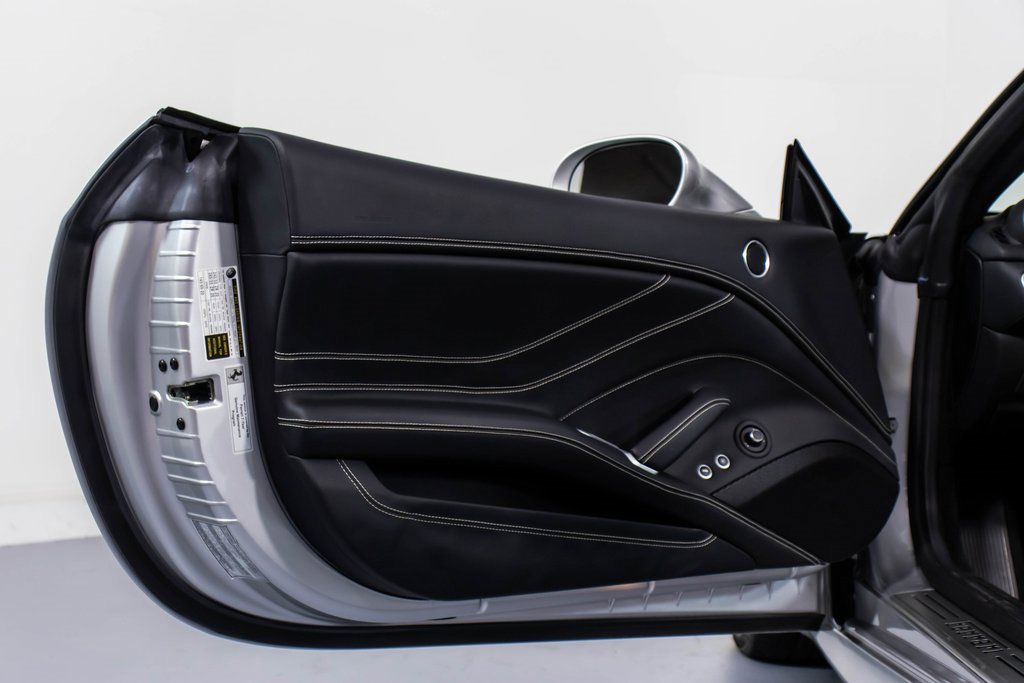 Used 2016 Ferrari California T image 35