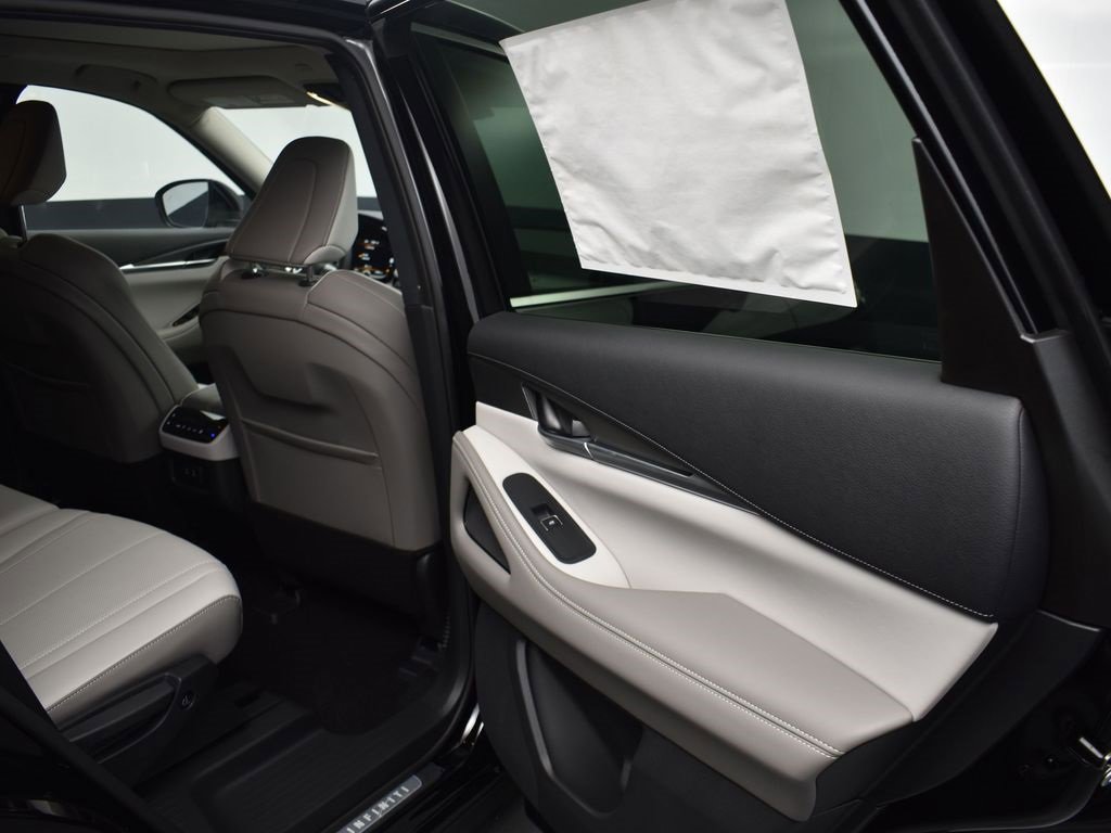 Certified 2026 INFINITI QX60 Pure w/ Cargo Package image 17