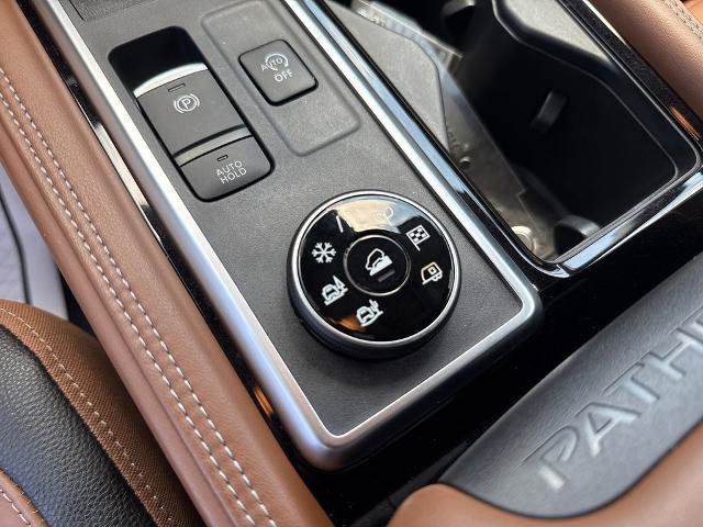Certified 2023 Nissan Pathfinder Platinum AWD/4WD image 30