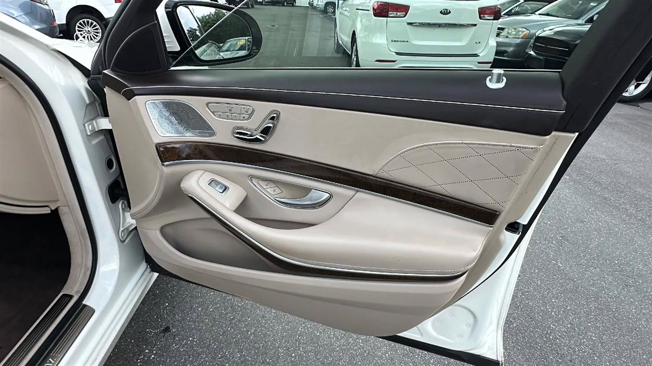 Used 2017 Mercedes-Benz S 550 Sedan image 28