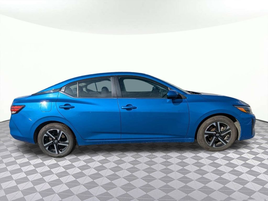 Used 2024 Nissan Sentra SV FWD image 2