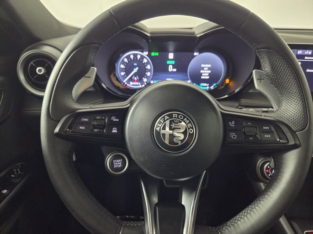 Used 2025 Alfa Romeo Tonale w/ Premium Package AWD/4WD image 18