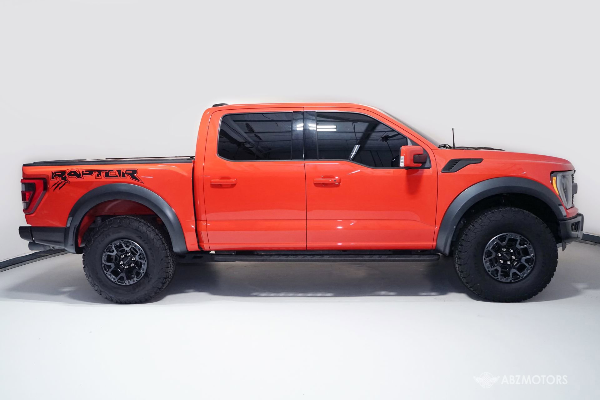 Used 2023 Ford F150 Raptor w/ Raptor Carbon Fiber Package AWD/4WD image 3