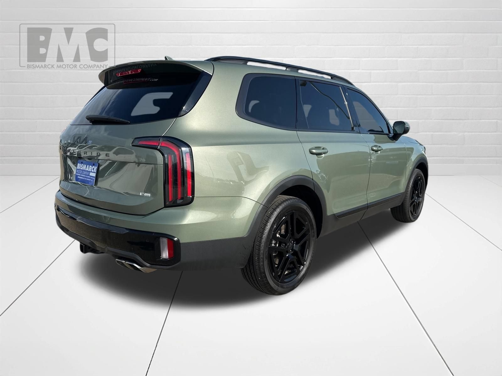 Used 2025 Kia Telluride EX X-Line AWD/4WD image 3