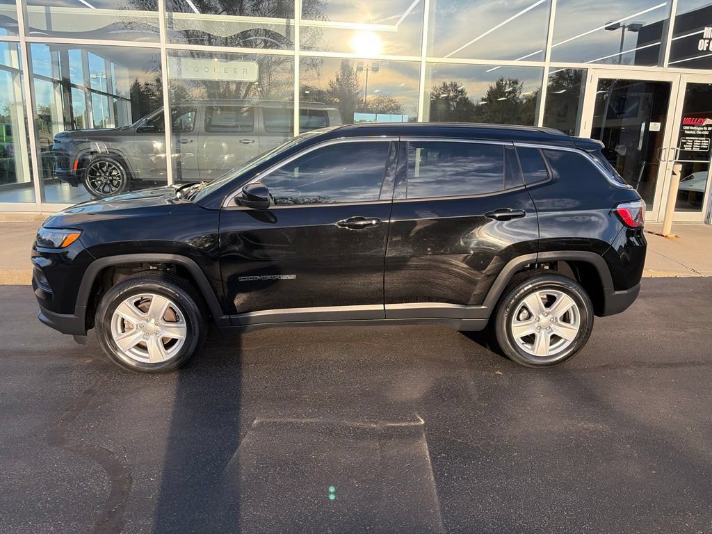 Used 2022 Jeep Compass Latitude AWD/4WD image 11