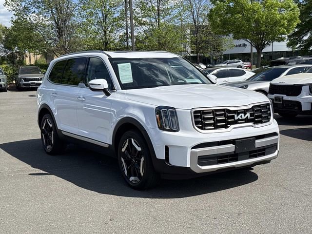 Used 2023 Kia Telluride S w/ S Sunroof Package