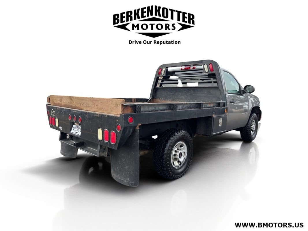 Used 2008 GMC Sierra 3500 W/T w/ Work Truck Preferred Package AWD/4WD image 3