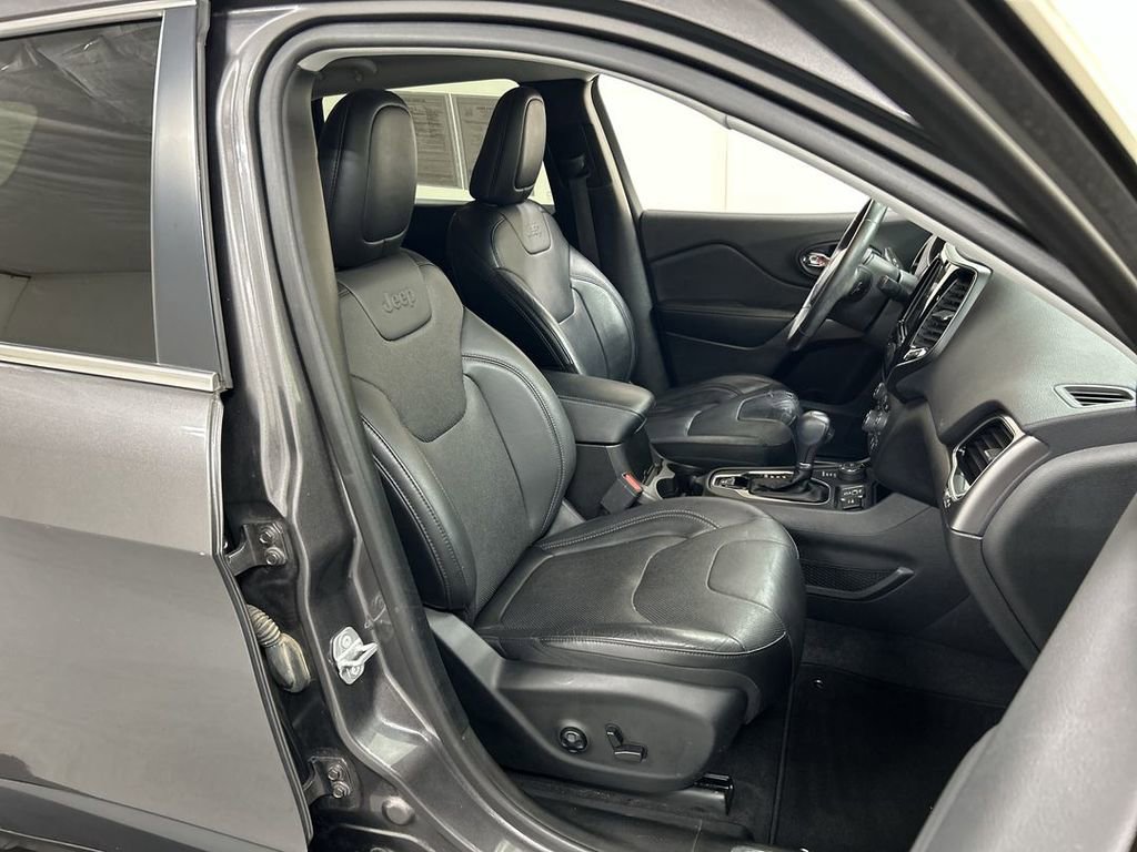 Used 2019 Jeep Cherokee Limited AWD/4WD image 23
