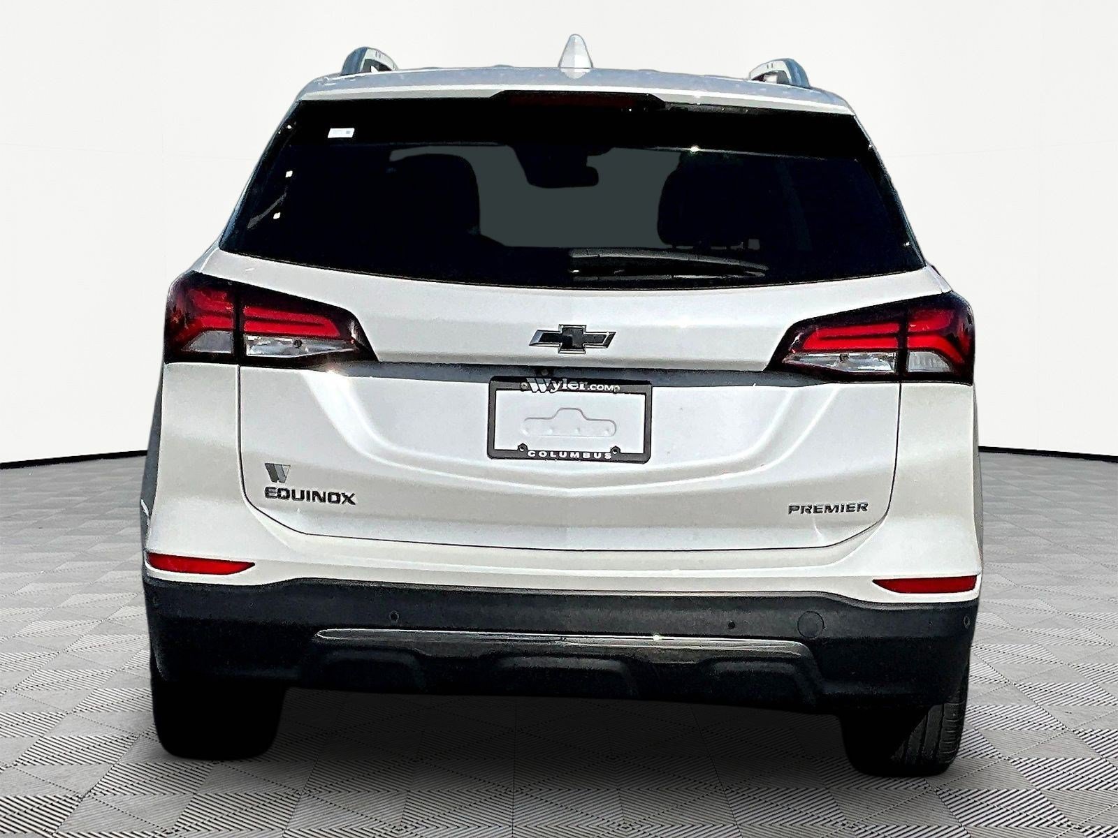 Used 2023 Chevrolet Equinox Premier FWD image 5