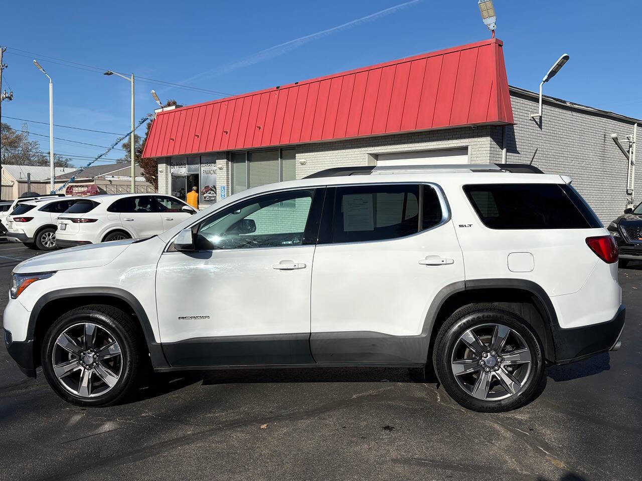 Used 2019 GMC Acadia SLT w/ LPO, Cargo Package image 2
