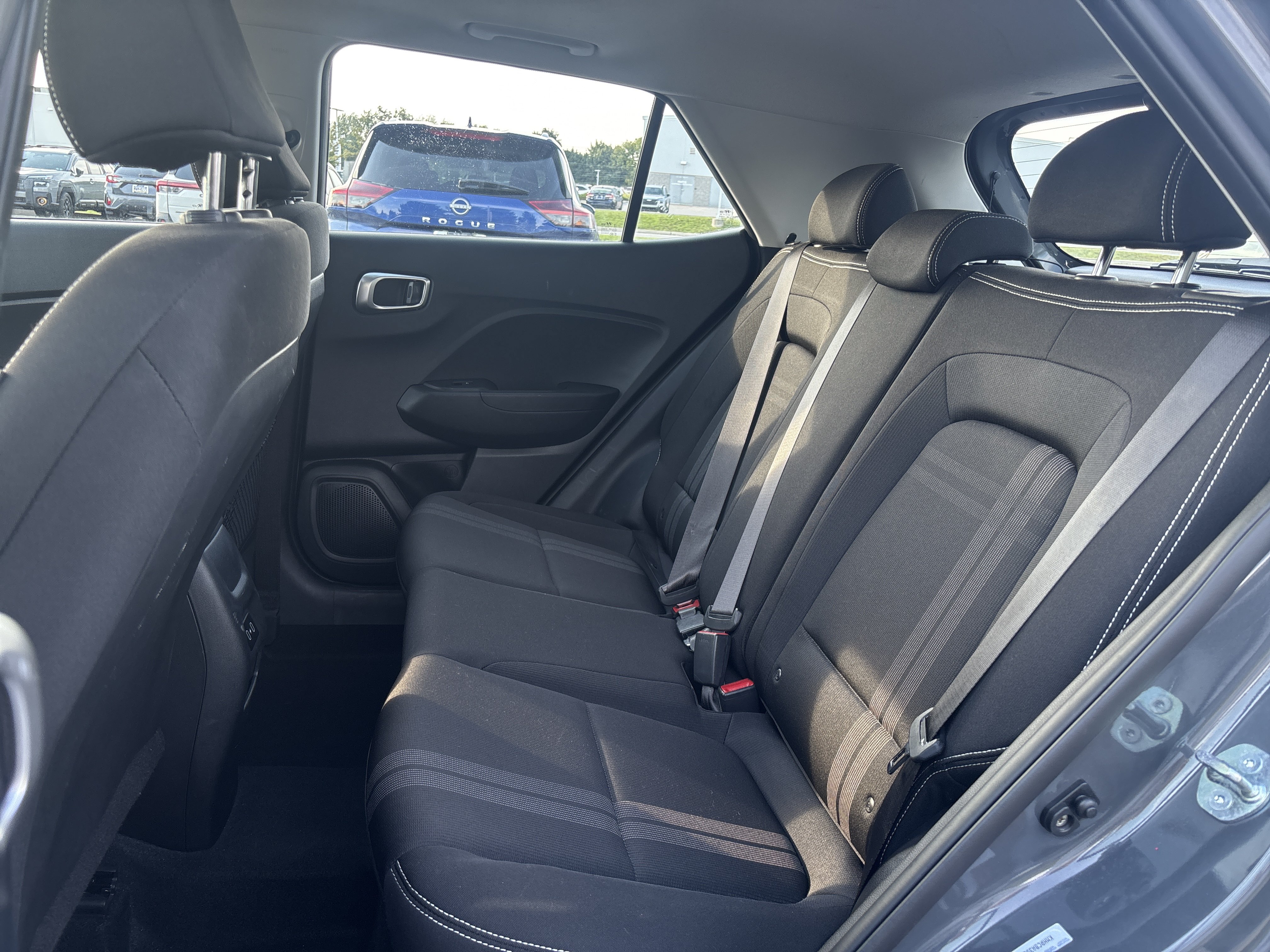 Used 2025 Hyundai Venue SEL FWD image 26