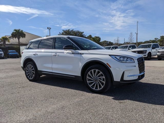 Used 2025 Lincoln Corsair Reserve w/ Rear Removable Package Tray image 2