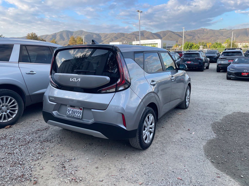 Used 2023 Kia Soul LX FWD image 7