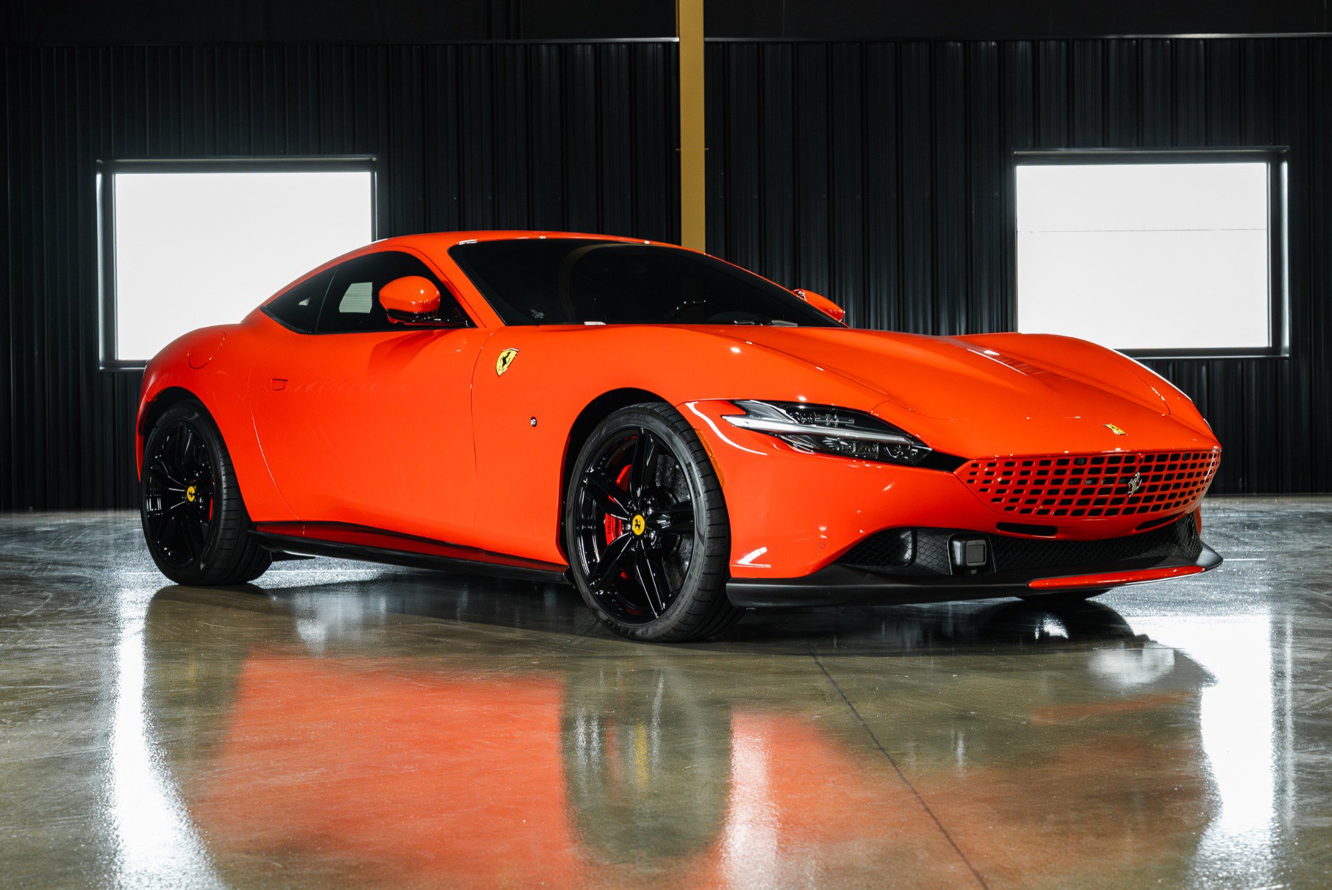 Used 2021 Ferrari Roma RWD image 2