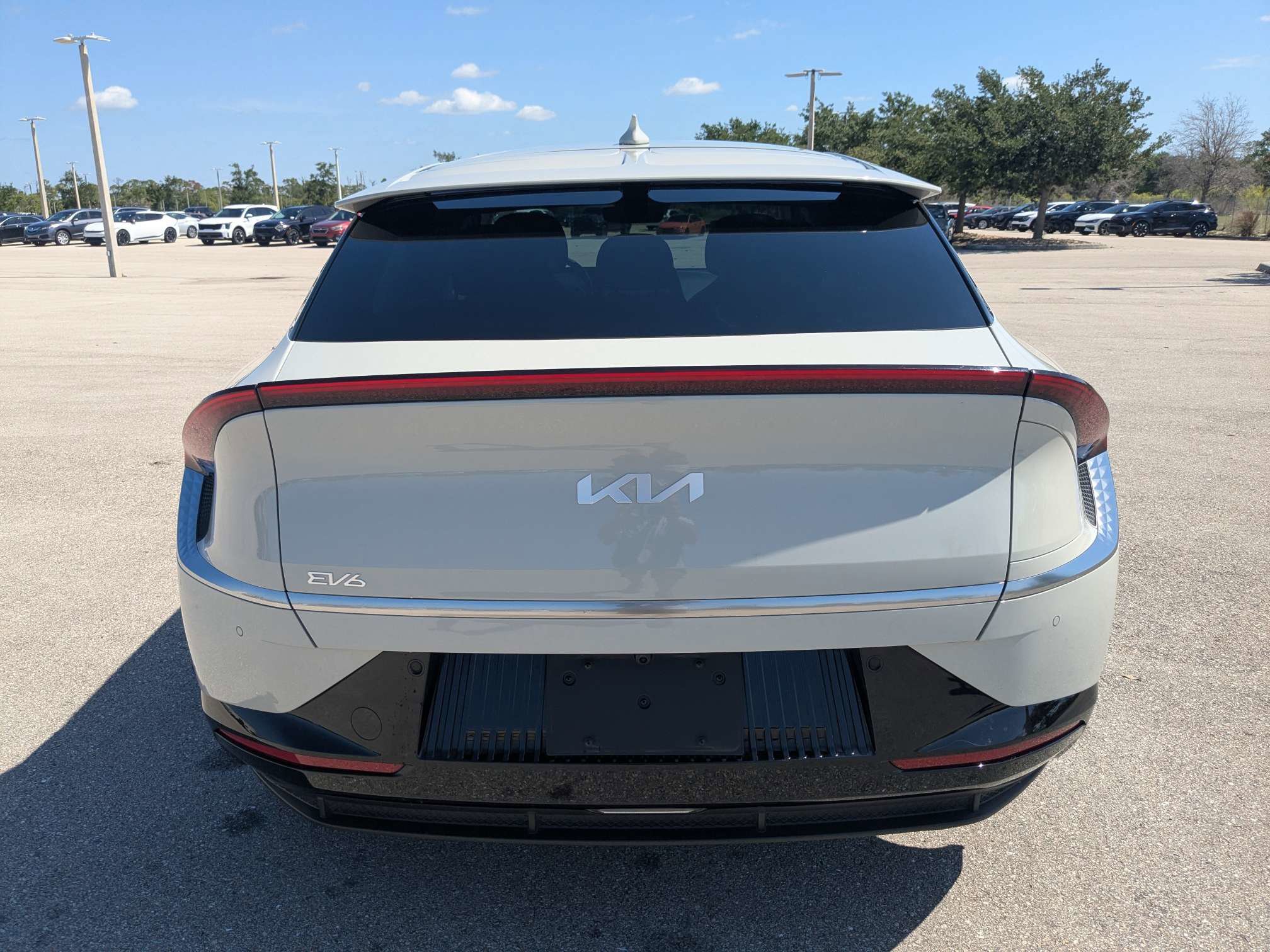 Certified 2022 Kia EV6 Wind w/ Wind Technology Package AWD/4WD image 4