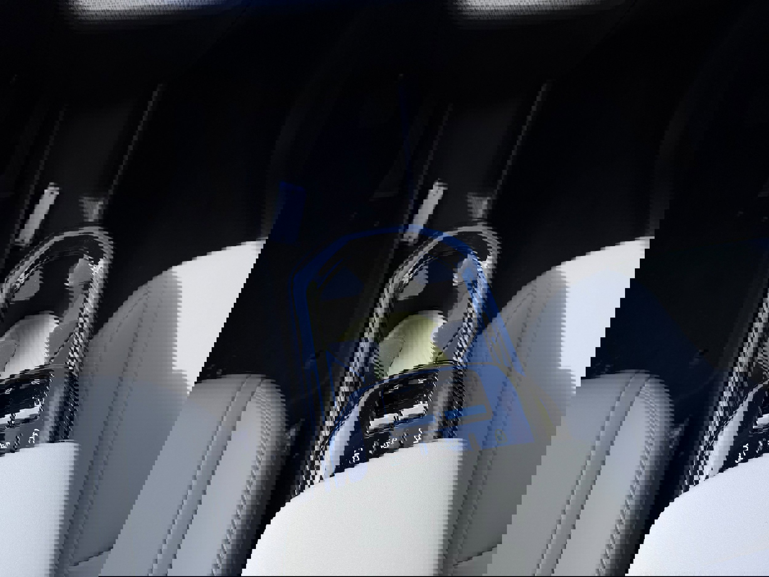 New 2026 Volvo EX30 Plus w/ Protection Package Premier image 13