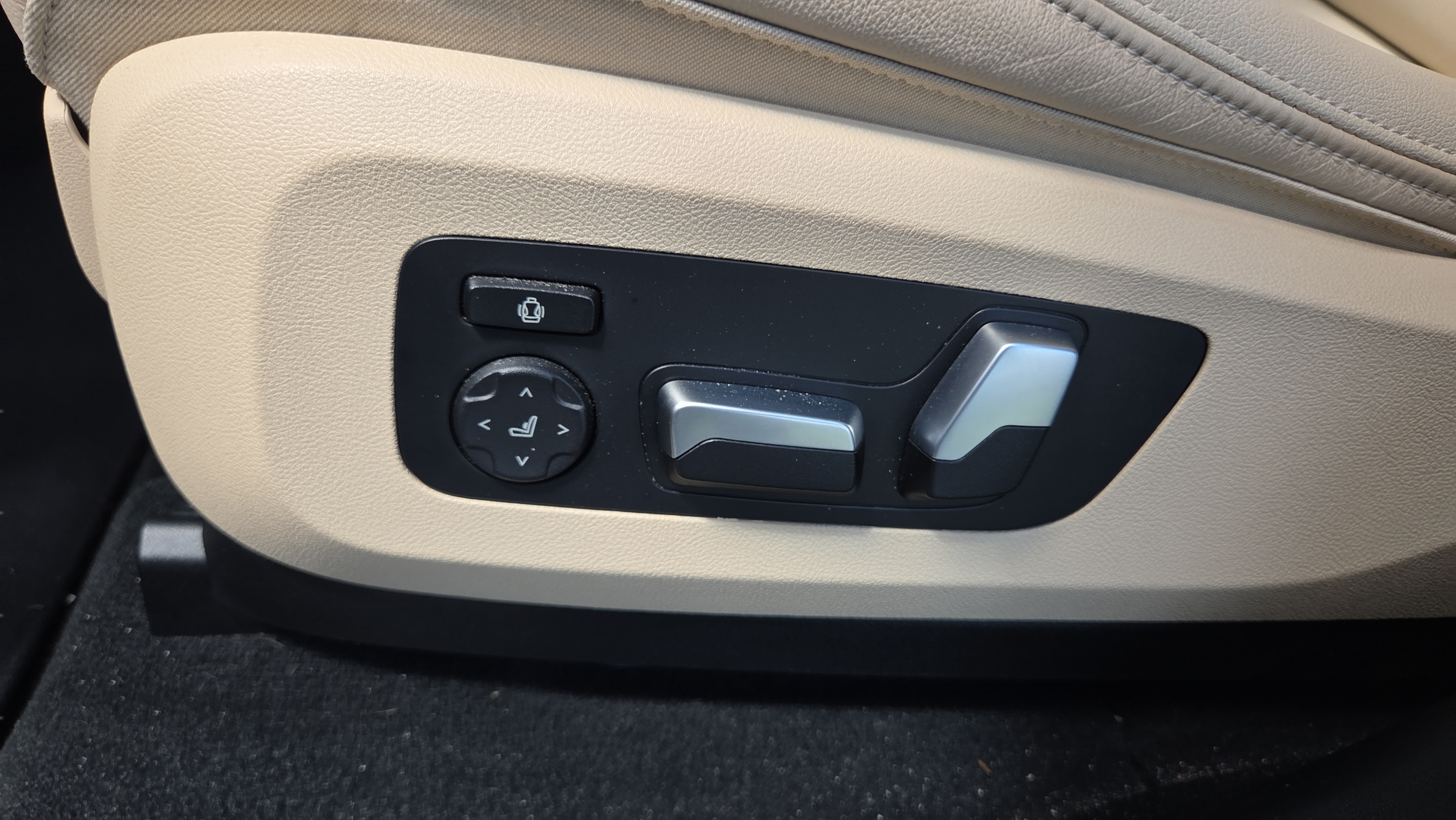 Used 2022 BMW X5 sDrive40i w/ Premium Package RWD image 10