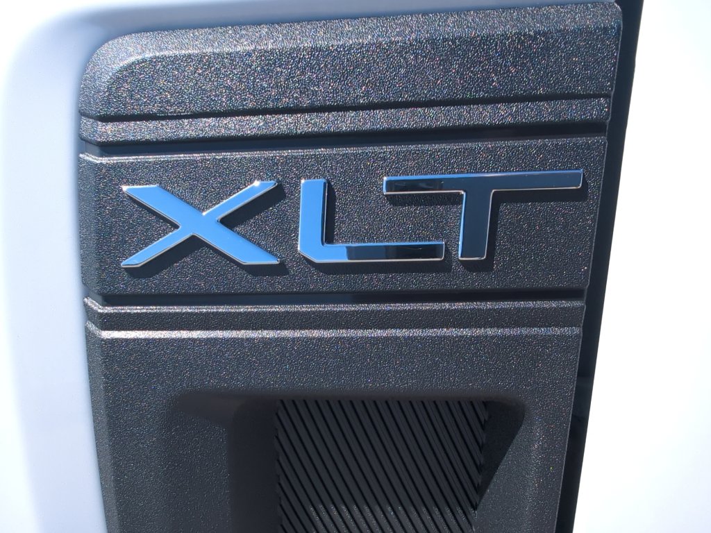 New 2025 Ford Maverick XLT w/ XLT Luxury Package image 5
