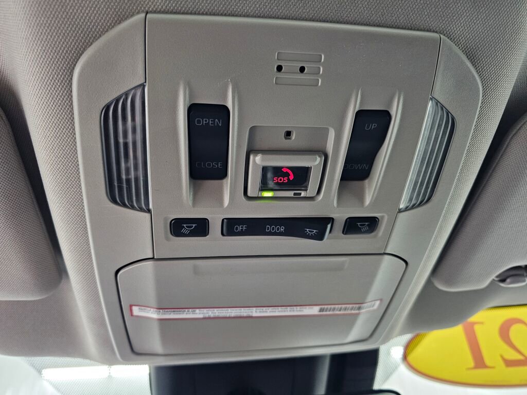 Used 2021 Toyota Highlander XLE image 27