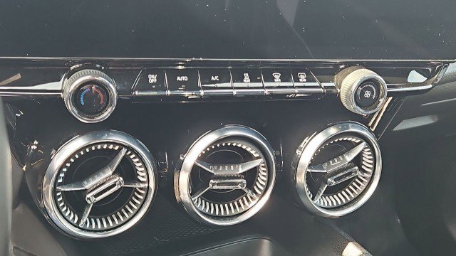 Used 2024 Chevrolet Blazer EV LT image 17