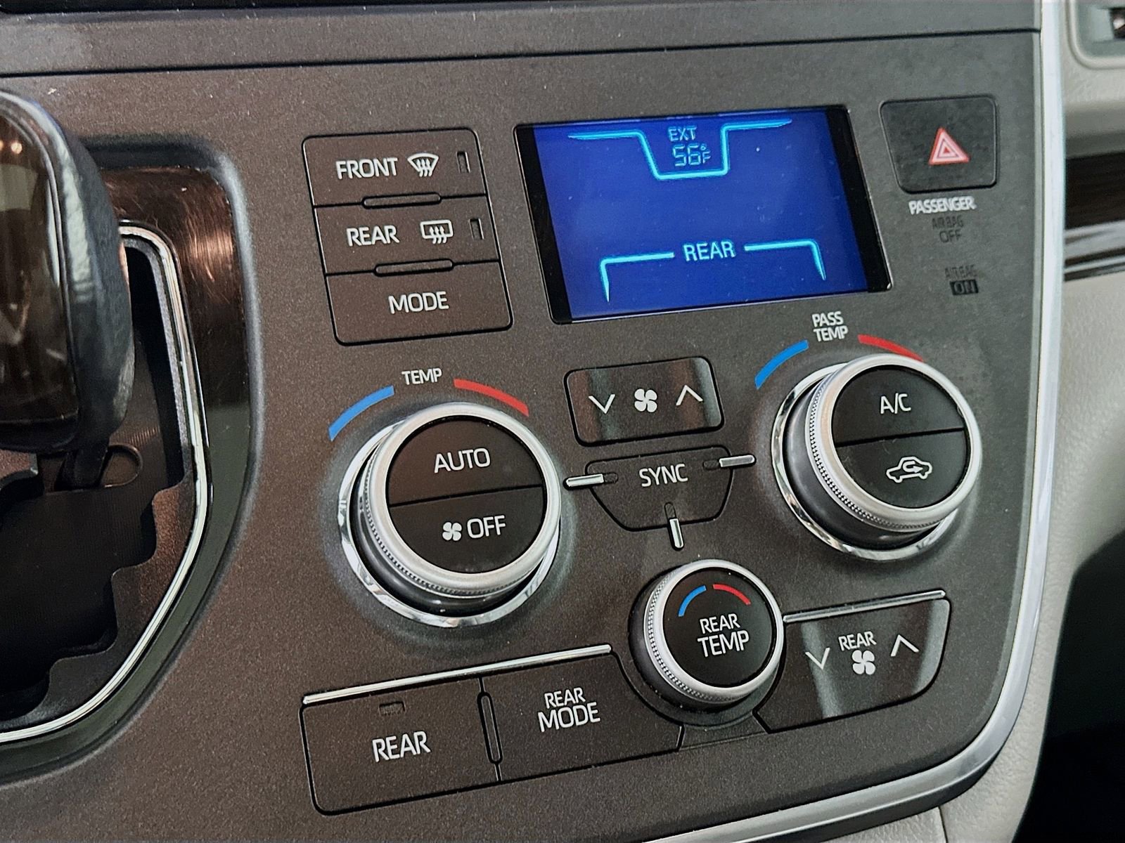 Used 2018 Toyota Sienna XLE FWD image 16