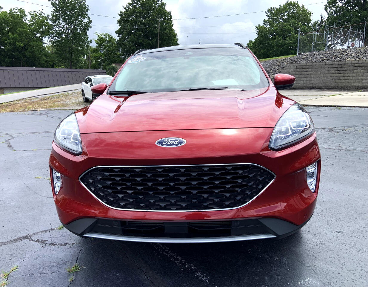 Used 2022 Ford Escape Titanium w/ Class II Trailer Tow Package image 3