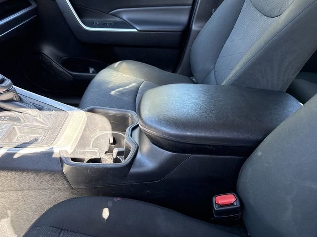 Used 2022 Toyota RAV4 XLE image 22