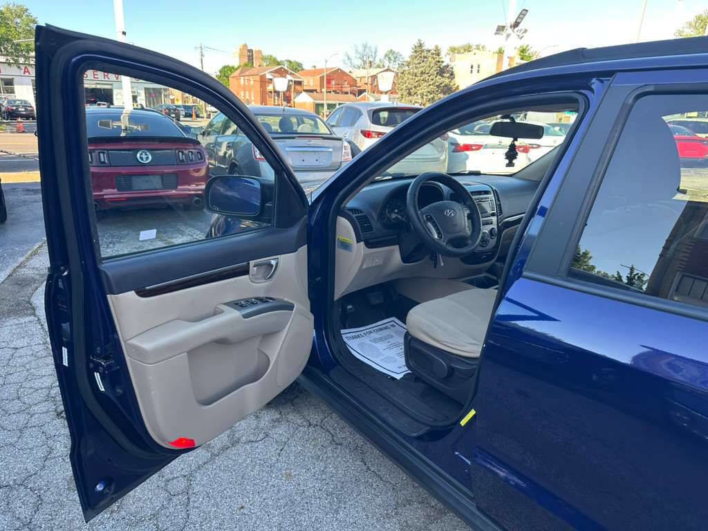 Used 2010 Hyundai Santa Fe GLS FWD image 9