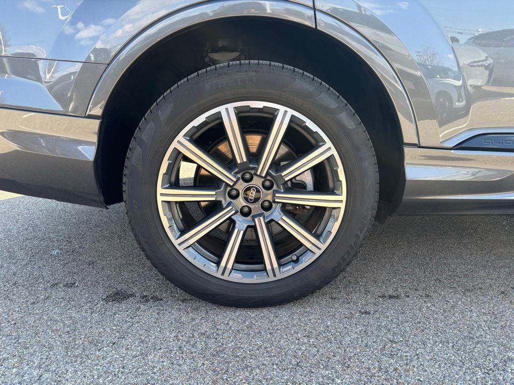 Used 2023 Audi Q7 2.0T Premium Plus AWD/4WD image 39