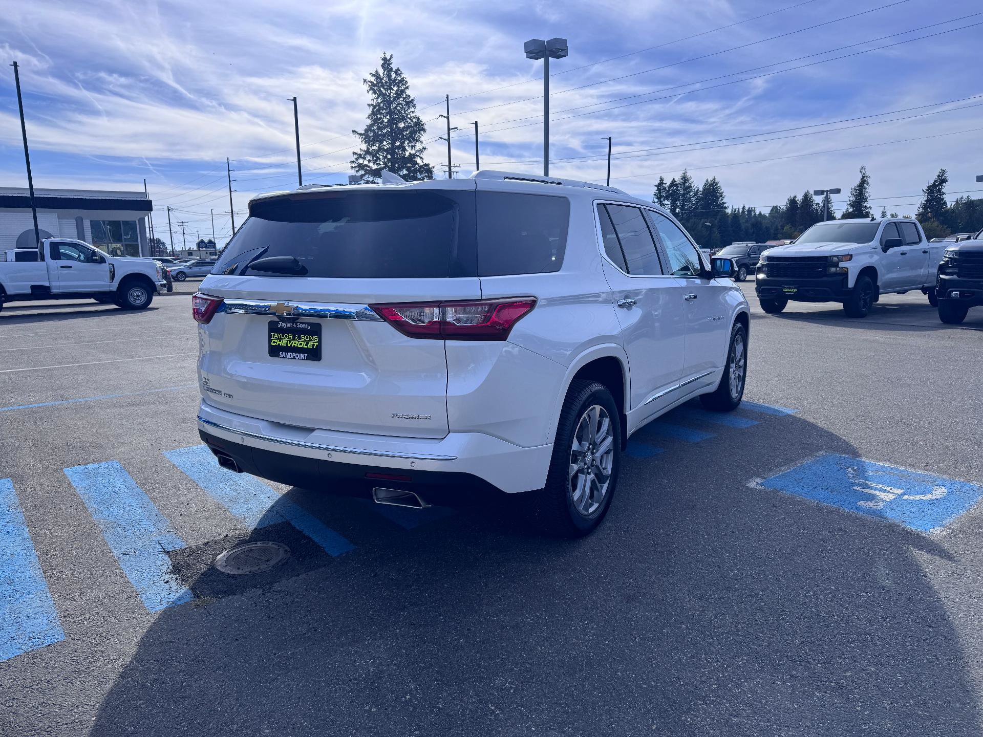 Used 2019 Chevrolet Traverse Premier w/ LPO, Floor Liner Package AWD/4WD image 7
