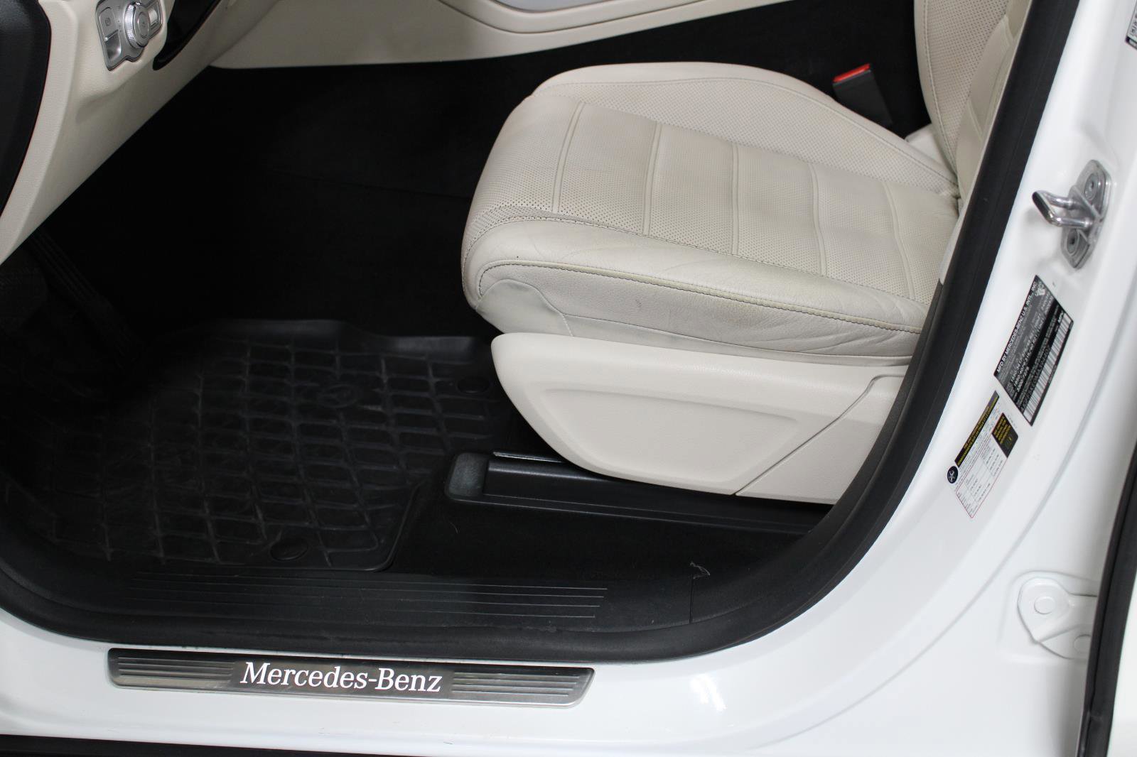 Used 2021 Mercedes-Benz GLS 450 4MATIC image 25