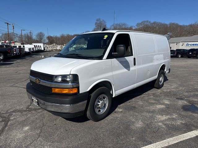 Used 2024 Chevrolet Express 2500 w/ Driver Convenience Package image 4