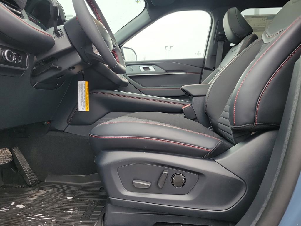 New 2026 Ford Explorer ST-Line w/ ST-Line Street Pack image 17