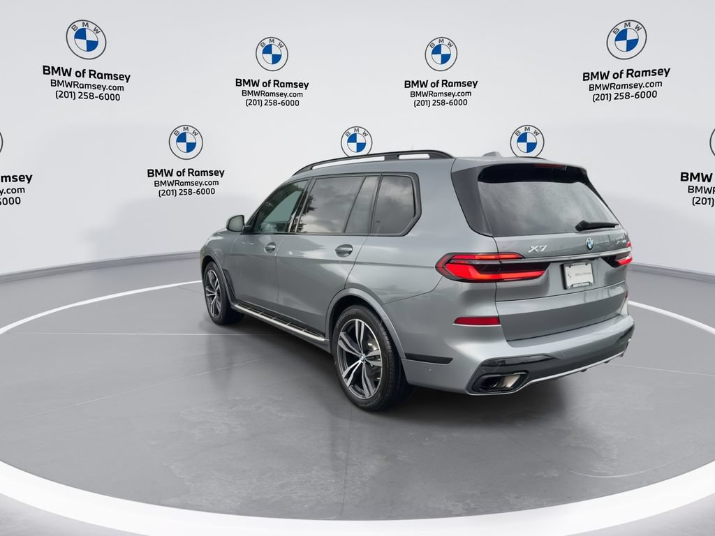 Used 2024 BMW X7 xDrive40i w/ M Sport Package AWD/4WD image 6