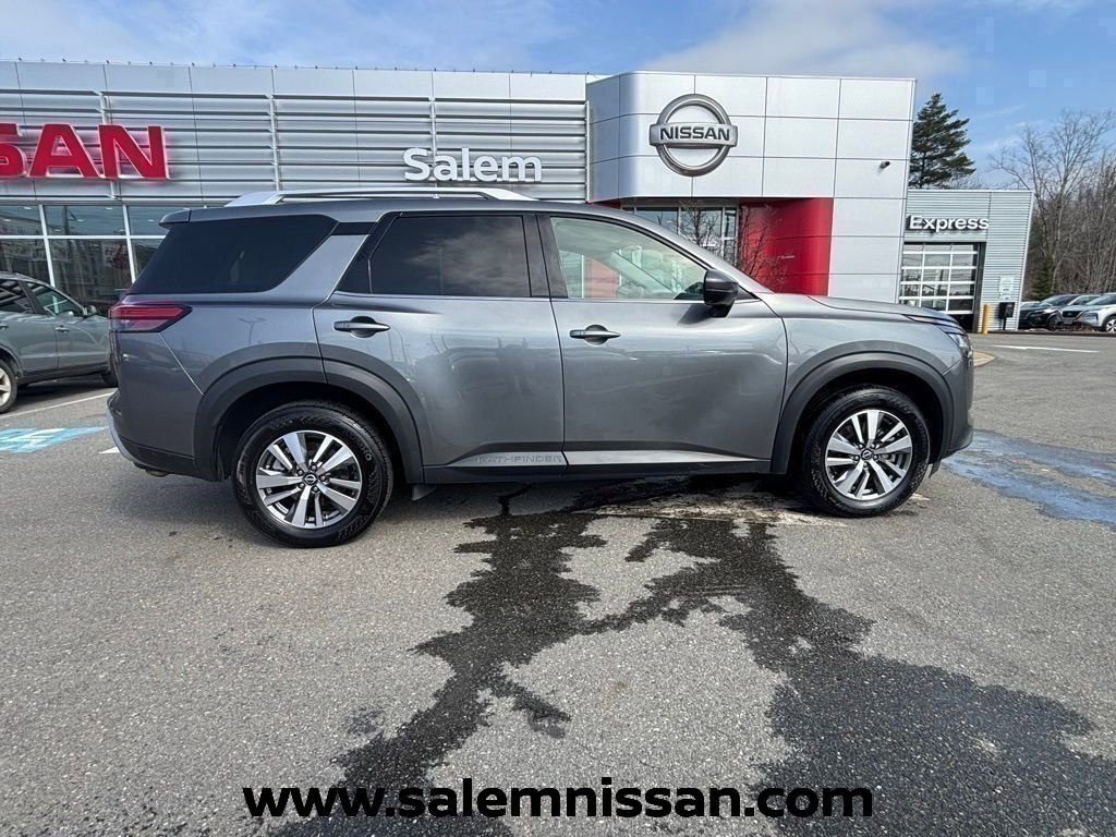 Certified 2023 Nissan Pathfinder SL image 16