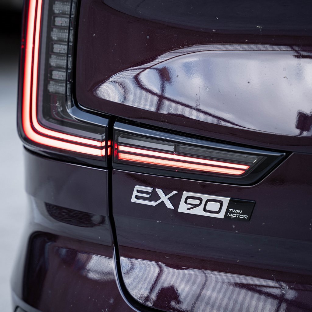 New 2025 Volvo EX90 Ultra image 5